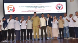 Wali Kota Padang Fadly Amran menghadiri Pelantikan Pengurus PJKIP Kota Padang Masa Bakti 2025–2027, di Gedung Bagindo Aziz Chan Youth Center, Senin (6/10/2025). (Foto: Prokopim Padang)