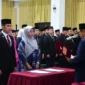 Bupati Padang Pariaman John Kenedy Azis (JKA) melantik puluhan pejabat di lingkungan Pemerintah Kabupaten Padang Pariaman di Hall IKK Parit Malintang, Senin (6/10). (Foto: Kominfo Padang Pariaman)