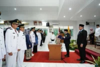 Bupati Eka Putra melantik pejabat manajerial di lingkup Pemkab Tanah Datar di Aula Kantor Bupati pada Jumat (3/10/2025). (Foto: Prokopim Tanah Datar)