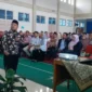 Ustad Musriadi, SIQ, SThI, penyuluh agama dari Kantor Kemenag Pesisir Selatan saat menyampaikan materi. (Foto: Dok. Kominfo)