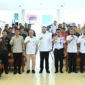 Wali Kota Padang, Fadly Amran memberikan pengarahan dan pembekalan kepada personel penjagaan perlintasan sebidang di Palanta Kediaman Resmi Wali Kota Padang, Jumat (31/1/2025). (Foto: Prokopim Padang)