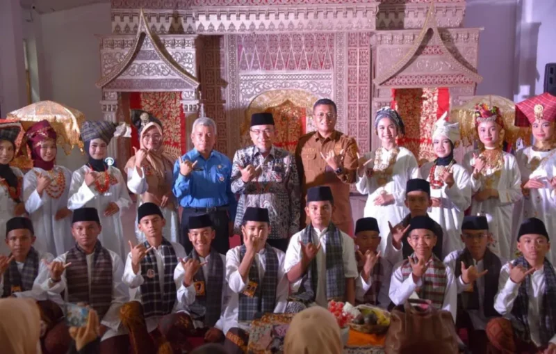 Wakil Wali Kota Padang Maigus Nasir menghadiri Pemilihan Rang Mudo dan Puti Bungsu Kota Padang Tahun 2025 di Gedung Juang 45 BPPI, Selasa (28/10/2025). (Foto: Prokopim Padang)