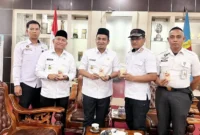 Wali Kota Solok, Dr. Ramadhani Kirana Putra bersama Kajari Solok, Medie, Selasa (7/10/2025). (Foto: Info Publik Solok)