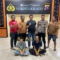 Kedua tersangka saat diamankan di Mapolres Pessel. (Foto: Dok. Humas Polres)