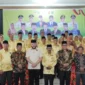 Wali Kota Padang, Fadly Amran, yang juga Ketua Umum IKTD Sumbar mengukuhkan Pengurus IKTDPP Kota dan Kabupaten Solok masa bakti 2025-2030, di Aula SMKN 1 Kota Solok, Sabtu (25/10/2025). (Foto: Prokopim Padang)