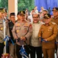 Kapolda Sumbar, Irjen Pol Gatot Tri Suryanta bersama Bupati Tanah Datar meresmikan Posko Satkamling Digital Tanah Datar, Selasa (7/10/2025). (Foto: Prokopim Tanah Datar)