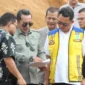 Bupati Tanah Datar Eka Putra bersama Kepala Satuan Kerja Pelaksanaan Prasarana Strategis Kementerian PU Sumbar Jihat, ST. MT meninjau lokasi Sekolah Rakyat di Jorong Bukit Gombak, Kamis (23/10/2025). (Foto: Prokopim Tanah Datar)