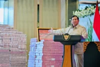 Presiden Prabowo menegaskan hasil korupsi CPO akan digunakan untuk kesejahteraan rakyat. (Foto: BPMI Setpres)