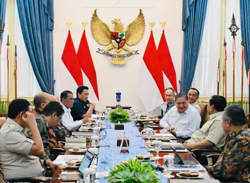 Suasana rapat terbatas yang dipimpin Presiden Prabowo Subianto di Istana Kepresidenan, Jakarta, Rabu (29/10/2025). (Foto: BPMI Setpres)