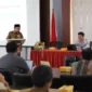 Wakil Wali Kota Padang, Maigus Nasir memberikan sambutan pada Rapat Evaluasi bersama Tim Satgas Percepatan Program Jamkesmas 2025 di Aula Kantor Dinas Kesehatan Padang, Selasa (21/10/2025). (Foto: Prokopim Padang)