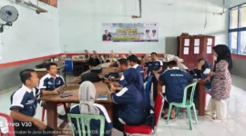 Peserta pelatihan serius mendengarkan paparan dari salah satu narasumber. (Foto: Dok. BLK Painan)