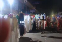 Petugas Satpol PP Padang menertibkan PKL yang masih membuka lapak di badan jalan kawasan Pasar Raya Barat, Kamis (9/10/2025). (Foto: Humas Satpol PP Padang)