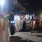Petugas Satpol PP Padang menertibkan PKL yang masih membuka lapak di badan jalan kawasan Pasar Raya Barat, Kamis (9/10/2025). (Foto: Humas Satpol PP Padang)