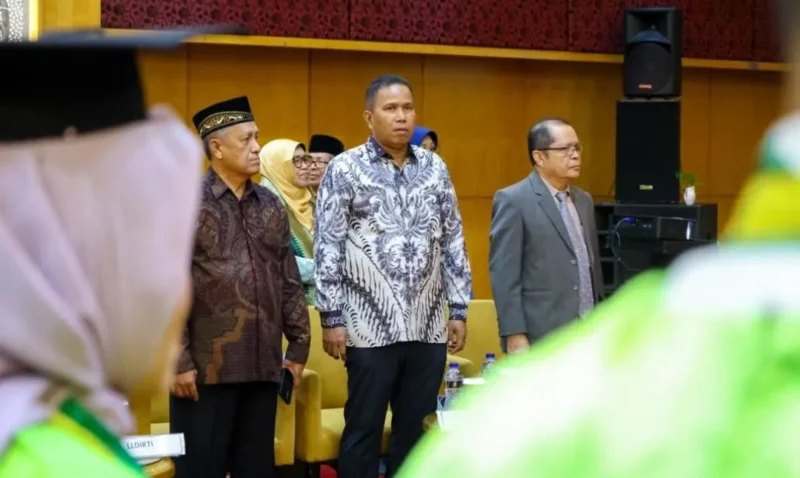 Wakil Wali Kota Pariaman, Mulyadi menghadiri Wisuda Sarjana Angkatan XVII STIA BNM Pariaman, di Basko Hotel Padang, Sabtu (11/10/2025). (Foto: Kominfo Pariaman)
