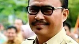 
Pj Sekdakab Pessel, Evfauza Yuliasman, SE M.Si, Datuak Tigo Lareh. (Foto: Dok. Pribadi)
