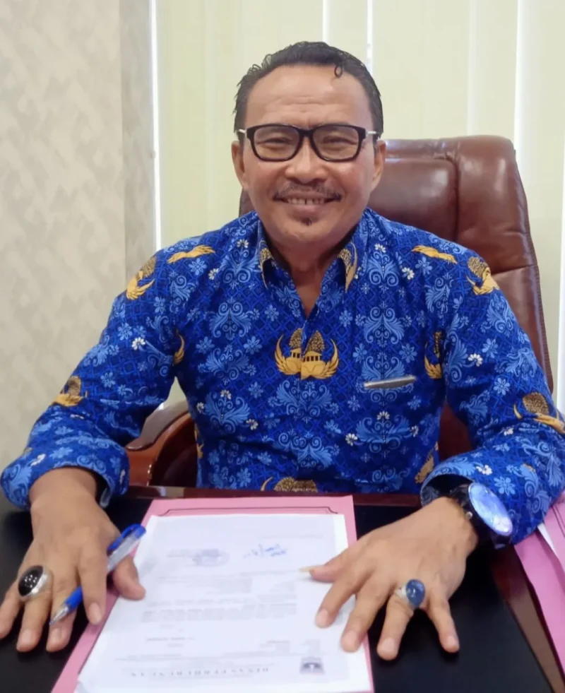 Sekdakab Pessel, Evafauza Yuliasman, SE, MSi, Datuak Tigo Lareh. (Foto: Dok. Evafauza)