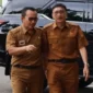 Pj Sekdakab Pessel, Evafauza Yuliasman, SE MSi, Datuak Tigo Lareh bersama Bupati Pessel, Hendrajoni, SH MH, Datuak Bando Basau. (Foto: Dok. Evafauza)