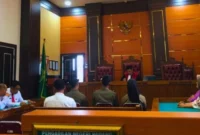 Sebanyak 10 orang pelanggar Perda menjalani Sidang Tipiring di Pengadilan Negeri Padang, Jalan Khatib Sulaiman, Jumat (3/10/2025). (Foto: Humas Satpol PP Padang)