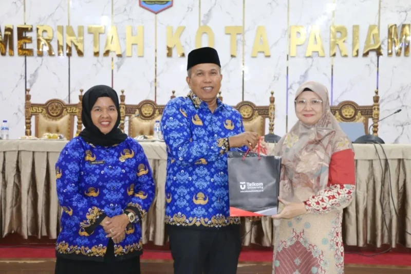 Wakil Wali Kota Pariaman, Mulyadi saat kegiatan Sosialisasi Jalur Masuk Mahasiswa Baru Kerja Sama Pemko Pariaman dengan Universitas Telkom di Aula Balai Kota Pariaman, Jumat (17/10/2025). (Foto: Kominfo Pariaman)