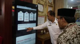 Wakil Wali Kota Padang, Maigus Nasir meninjau langsung tata kelola pelayanan terpadu MPP Badung, Bali, Rabu (1/10/2025). (Foto: Prokopim Padang)