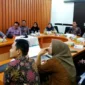 Wakil Bupati Rahmat Hidayat memaparkan kesiapan daerah dalam kegiatan Penilaian Kinerja Stunting Tahun 2024, Kamis (2/10/25) di Ruang Dilo Diskominfo. (Foto: Kominfo Padang Pariaman)