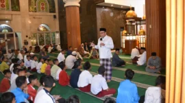 Wakil Wali Kota Padang Maigus Nasir saat Subuh Mubarakah di Masjid Sahara, Kelurahan Padang Pasir, Kecamatan Padang Barat, Senin (6/10/2025). (Foto: Prokopim Padang)