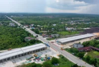 PT Hutama Karya memberlakukan sistem buka-tutup Jalan Nasional Pekanbaru–Padang untuk pekerjaan Tol Lingkar Pekanbaru. (Foto: PT Hutama Karya)