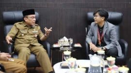 Wakil Wali Kota Padang, Maigus Nasir menerima kunjungan mahasiswa asal Negeri Sembilan dari UTM di Lounge Balai Kota Aia Pacah, Selasa (21/10/2025). (Foto: Prokopim Padang)