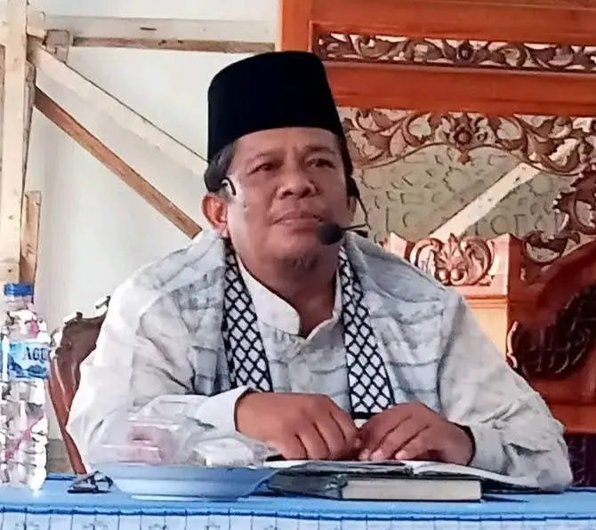 
Ustad Sapta Kardeni, Pimpinan Pondok Pesantren Khairatul Hasanah Muhammadiyah Lakitan. (Foto: Dok. Sapta)
