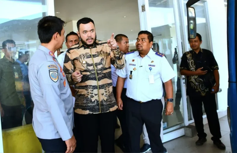 Wali Kota Padang, Fadly Amran meninjau Terminal Tipe A Anak Air, Kamis (30/10/2025). (Foto: Prokopim Padang)