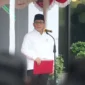 Wamenag Romo Syafi’i memimpin upacara Peringatan Hari Sumpah Pemuda ke-97 di halaman Kantor Kemenag, Jakarta, Selasa (28/10/2025). (Foto: Kemenag)