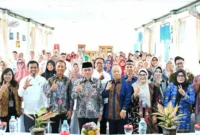 Wakil Wali Kota Padang, Maigus Nasir, membuka Pelatihan Pembelajaran Mendalam (Deep Learning) bagi guru-guru SMPN 2 Padang, Selasa (28/10/2025). (Foto: Prokopim Padang)