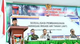 Wakil Wali Kota Padang, Maigus Nasir membuka kegiatan Sosialisasi Teknis Pelaksanaan JIAT di Kecamatan Bungtekab, Jumat (3/10/2025). (Foto: Prokopim Padang)