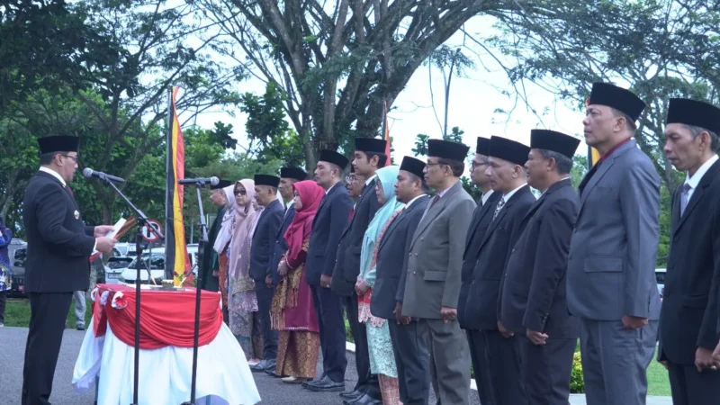 Wali Kota Bukittinggi Ramlan Nurmatias melantik para pejabat di lingkungan Pemko Padang, Jumat (3/10/2025). (Foto: Pemko Bukittinggi)