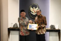 Bupati Limapuluh Kota Safni Sikumbang bertemu Menteri Pekerjaan Umum (PU) Dody Hanggodo.