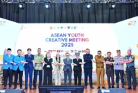 Wali Kota Padang, Fadly Amran menghadiri pembukaan seminar internasional AYCM 2025 di Convention Hall Unand, Senin (24/11/2025). (Foto: Prokopim Padang)