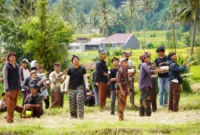 Festival Alang-Alang Baradaik berlangsung meriah di Desa Wisata Kubu Gadang, Minggu (16/11/2025). (Foto: Kominfo Padang Panjang)