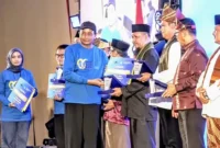 Lima guru Pasbar raih penghargaan GTK 2025 Sumbar. Dua guru terpilih wakili Sumbar ke ajang nasional. (Foto: Diskominfo Pasbar)