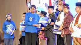 Lima guru Pasbar raih penghargaan GTK 2025 Sumbar. Dua guru terpilih wakili Sumbar ke ajang nasional. (Foto: Diskominfo Pasbar)