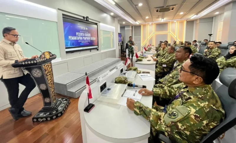 Bupati Padang Pariaman, John Kenedy Azis, menjadi satu-satunya kepala daerah dari Sumbar terpilih mengikuti KPPD Angkatan II Tahun 2025 di Lemhannas RI. (Foto: Kominfo Padang Pariaman)