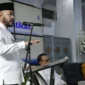 Wali Kota Padang Fadly Amran menyampaikan arahan saat pelantikan Dewan Pengawas Perumda AM Kota Padang di Rumah Dinas Wali Kota, Jumat (31/10/2025). (Foto: Diskominfo Padang)