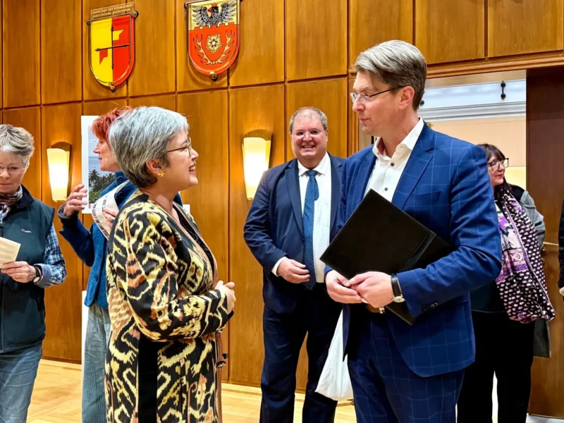 Wali Kota Hildesheim, Ingo Meyer dalam acara Malam Indonesia di Rathaus, Gedung Wali Kota Hildesheim, Jerman Utara, Kamis (30/10/2025). (Foto: FB Diskominfo Padang)