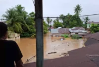 Pemko Padang meliburkan aktifitas PBM menyikapi kondisi darurat bencana hidrometeorologi yang melanda Kota Padang. (Foto: WAG Pusdalops BPBD Padang)