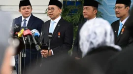 Menteri Kebudayaan Fadli Zon memberikan keterangan pers usai upacara penganugerahan gelar Pahlawan Nasional di Istana Negara, pada Senin (10/11/2025). (Foto: BPMI Setpres)