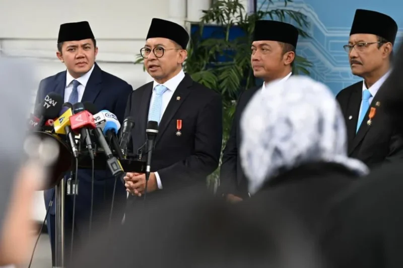 Menteri Kebudayaan Fadli Zon memberikan keterangan pers usai upacara penganugerahan gelar Pahlawan Nasional di Istana Negara, pada Senin (10/11/2025). (Foto: BPMI Setpres)