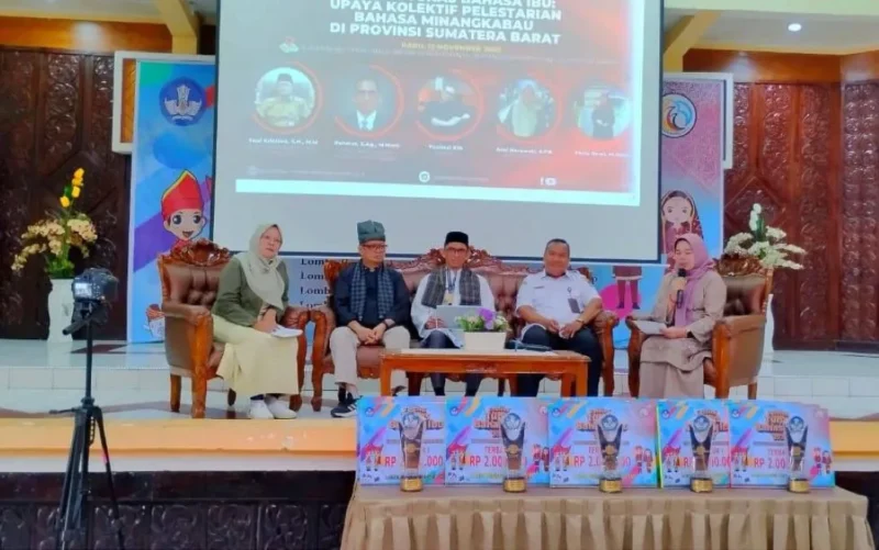 Festival Tunas Bahasa Ibu (FTBI) 2025 tingkat SD dan SMP se-Kota Padang di Aula Balai Besar Penjaminan Mutu Pendidikan (BBPMP) Sumbar, Rabu (12/11/2025). (Foto: Diskominfo Padang)