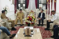 Gubernur Sumbar Mahyeldi memastikan Pemprov bersama PT Pertamina telah mengambil langkah cepat untuk memulihkan kelangkaan BBM di sejumlah SPBU. (Foto: ADPSB)