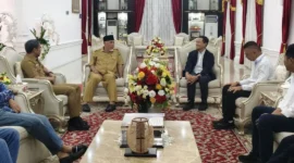 Gubernur Sumbar Mahyeldi memastikan Pemprov bersama PT Pertamina telah mengambil langkah cepat untuk memulihkan kelangkaan BBM di sejumlah SPBU. (Foto: ADPSB)