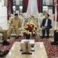 Gubernur Sumbar Mahyeldi memastikan Pemprov bersama PT Pertamina telah mengambil langkah cepat untuk memulihkan kelangkaan BBM di sejumlah SPBU. (Foto: ADPSB)