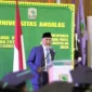 Gubernur Sumbar, Mahyeldi Ansharullah menyampaikan sambutan saat menghadiri Wisuda ke-5 Unand di Auditorium Unand, Sabtu (22/11/2025). (Foto: ADPSB)